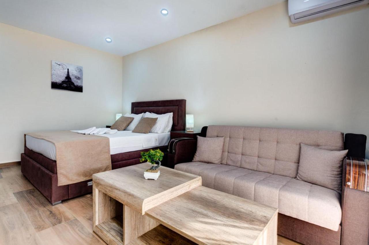 Hotel Zan Ulcinj Buitenkant foto