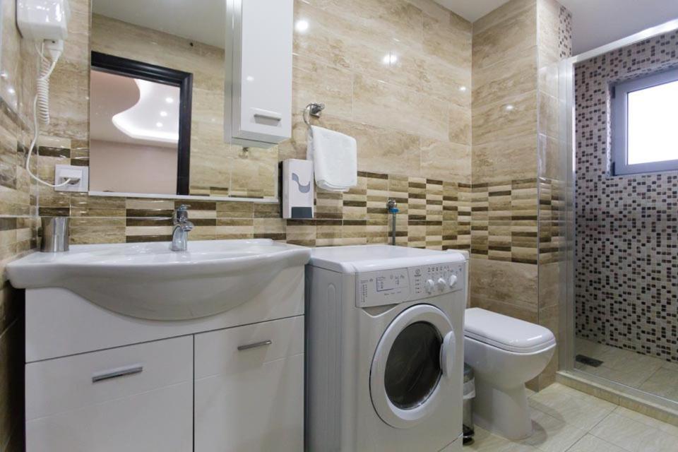 Hotel Zan Ulcinj Buitenkant foto