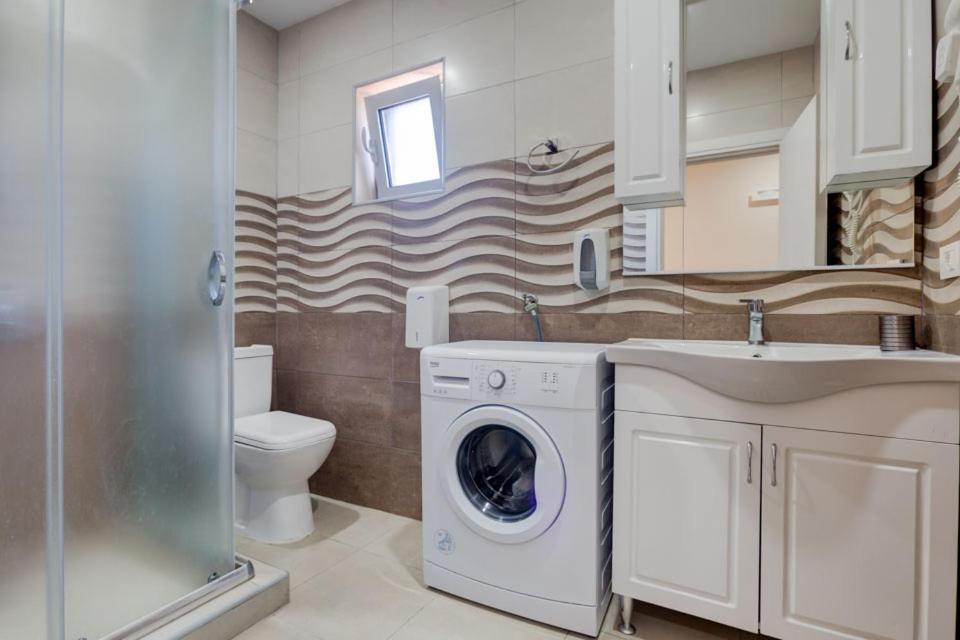 Hotel Zan Ulcinj Buitenkant foto