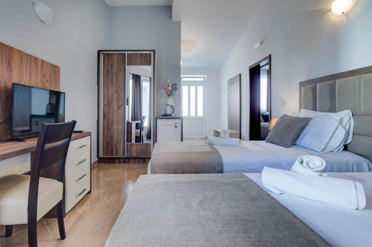 Hotel Zan Ulcinj Buitenkant foto
