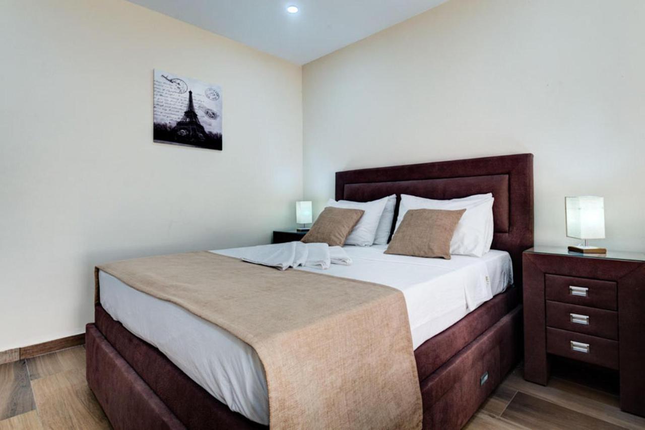 Hotel Zan Ulcinj Buitenkant foto