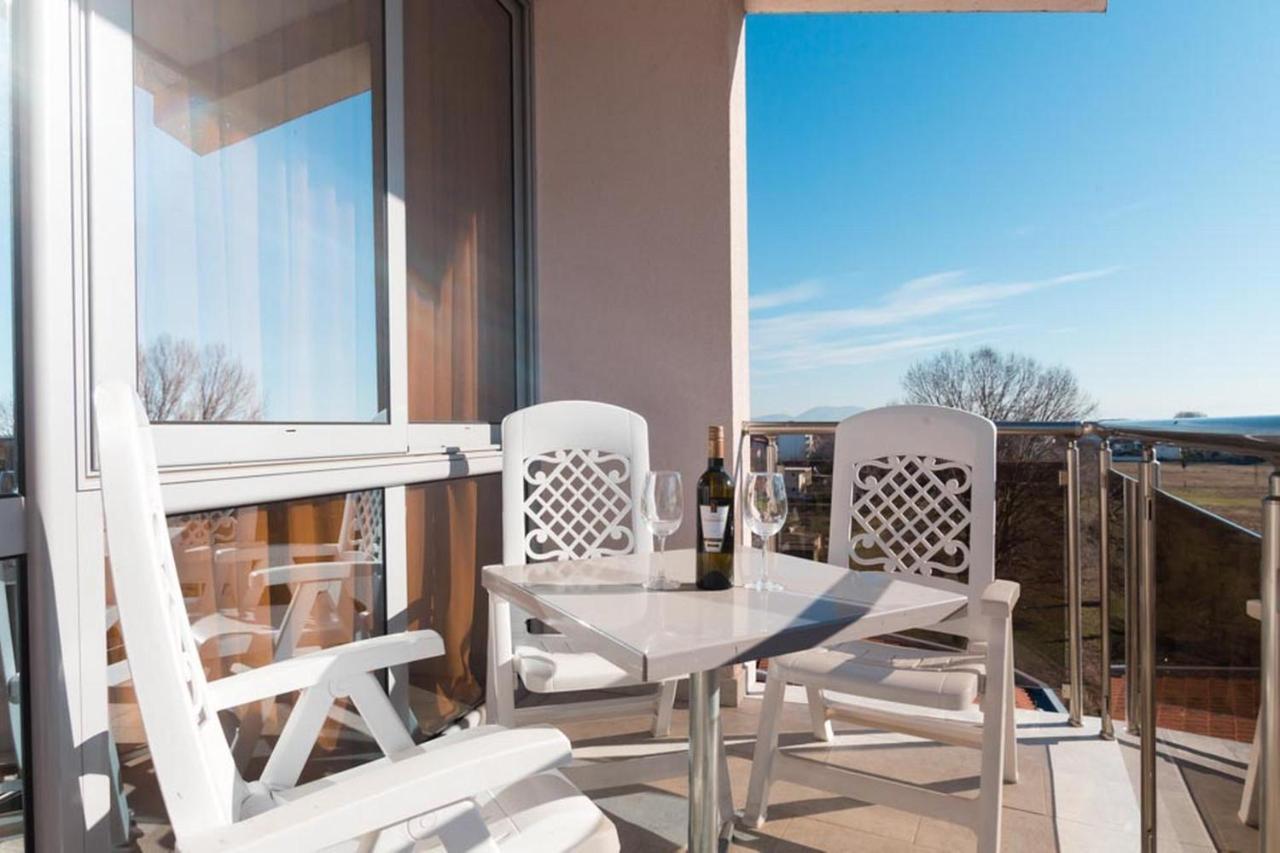 Hotel Zan Ulcinj Buitenkant foto