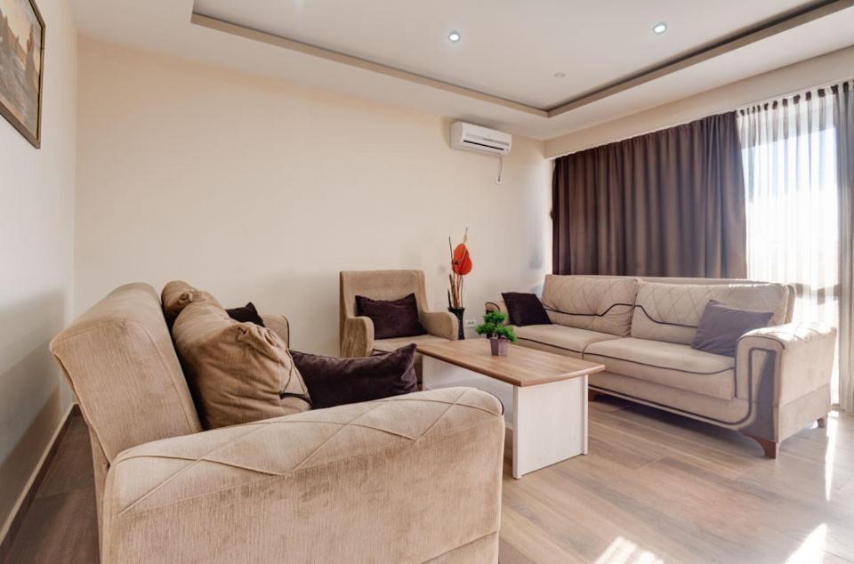 Hotel Zan Ulcinj Buitenkant foto