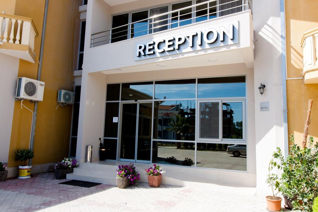 Hotel Zan Ulcinj Buitenkant foto